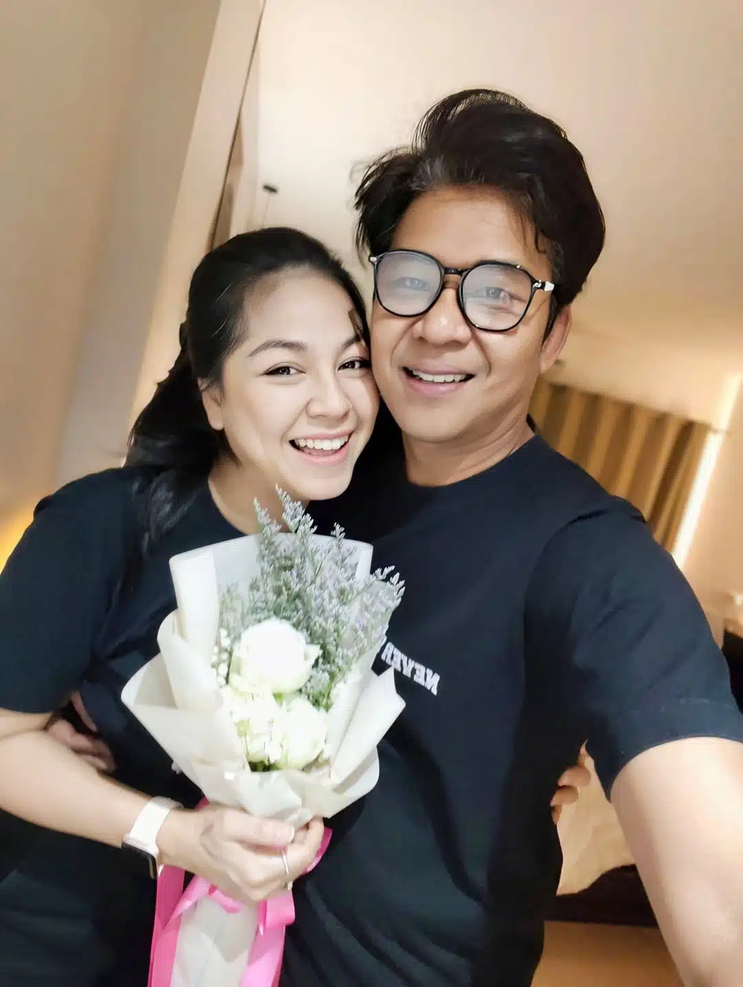 จอย ศิริลักษณ์ ผ่องโชค และ บี กฤษณะพงศ์