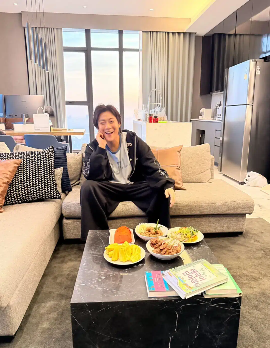 แฟนคลับใจฟู พี่จอง กลับถึงไทยแล้ว หลังหยุดพักผ่อนและรักษาตัวนานกว่า 2 เดือน-3