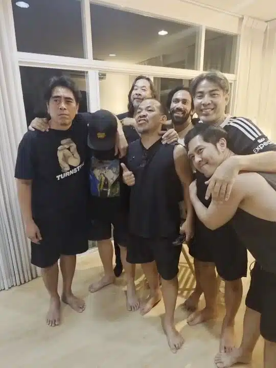 แด๊กซ์ บิ๊กแอส Big Ass ร้องไห้คืนดีเพื่อนร่วมวง