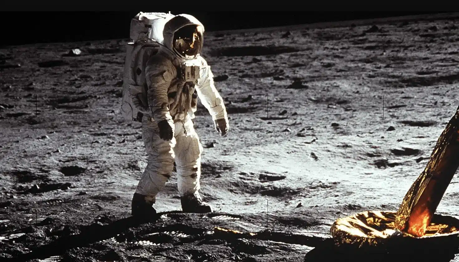 โครงการอะพอลโล เหยียบดวงจันทร์