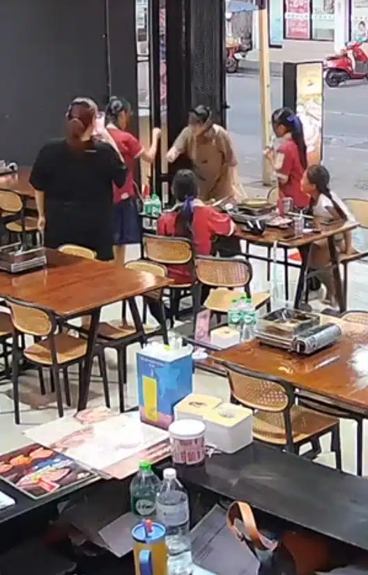 เจ้าของร้านแจ่วฮ้อนสานฝันเด็กนักเรียนเก็บเงินกินข้าว-1