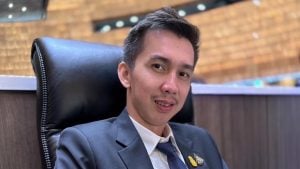 สส. ชนนพัฒฐ์ งานเข้า DSI ออกหมายเรียก คคีเว็บพนัน “ธรรมนัส” รูดซิปปากลั่นเป็นเรื่องส่วนตัว