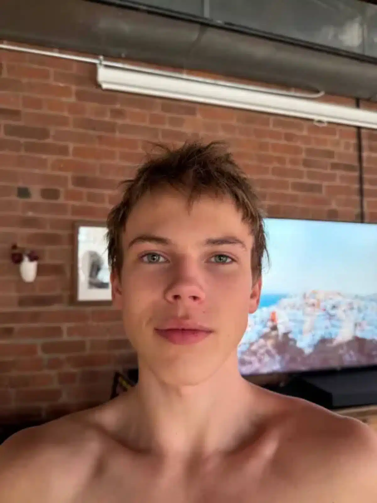 ทิมิธี เอนกลันด์ วัย 16 ปี เสียชีวิตจากการพลัดตกจากหอคอยภายในสวนสาธารณะบุชวิค อินเล็ต