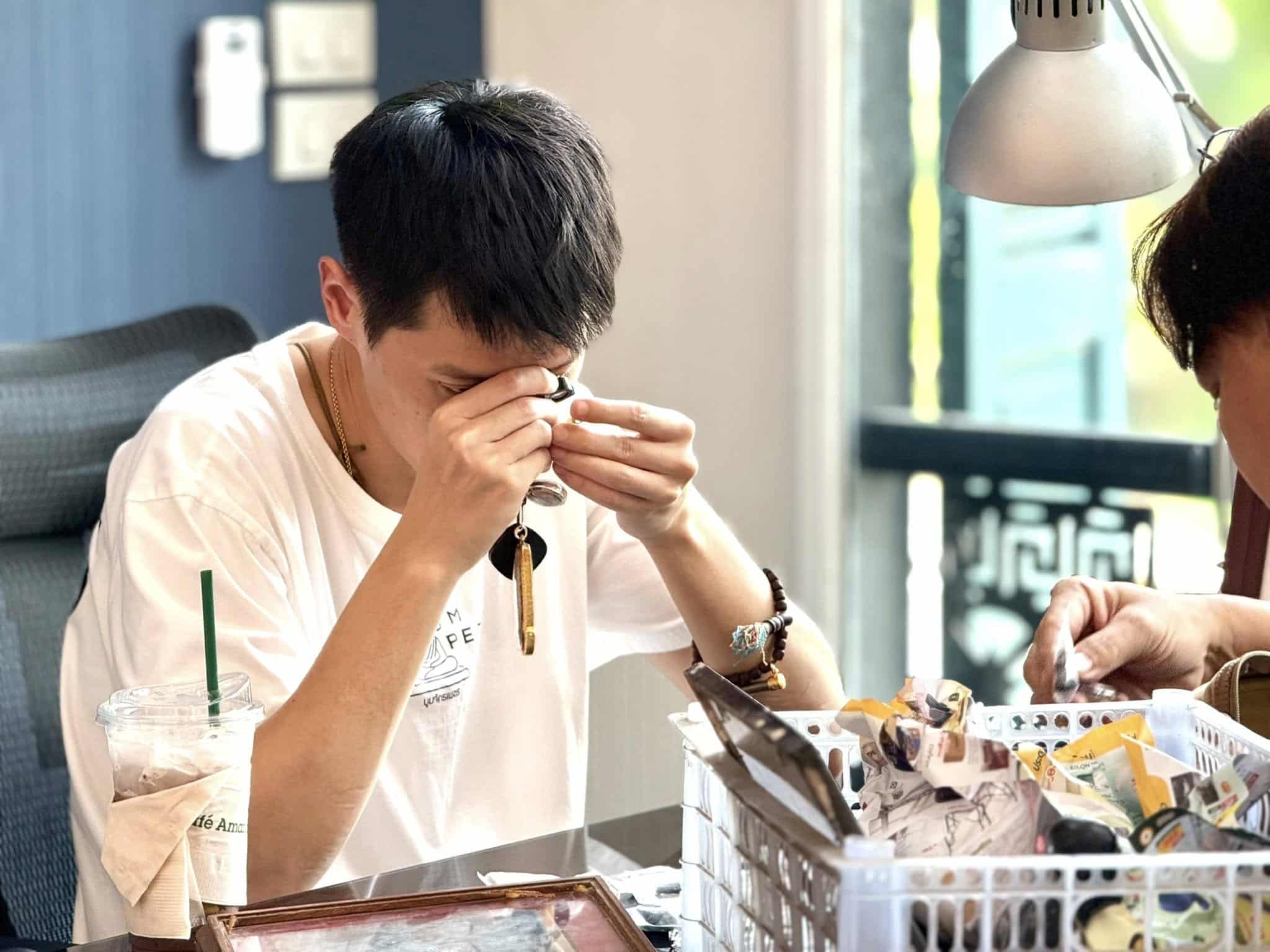 ประวัติ บูม จักรเพชร ย้อนเส้นทางชีวิตจากเด็กหัวดื้อ สู่การเป็นเซียนพระชื่อดัง-2