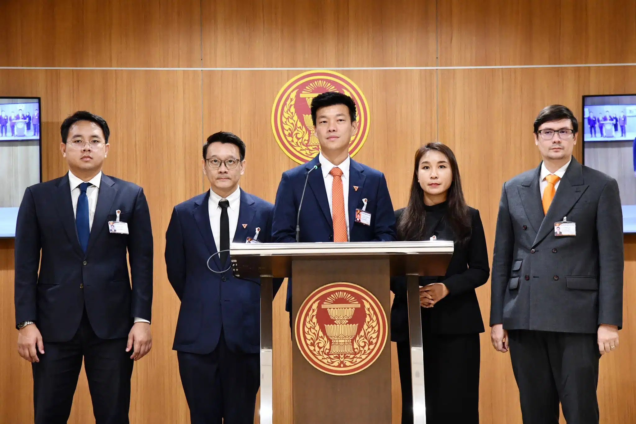 นายณัฐพงษ์ เรืองปัญญาวุฒิ หัวหน้าพรรคประชาชน