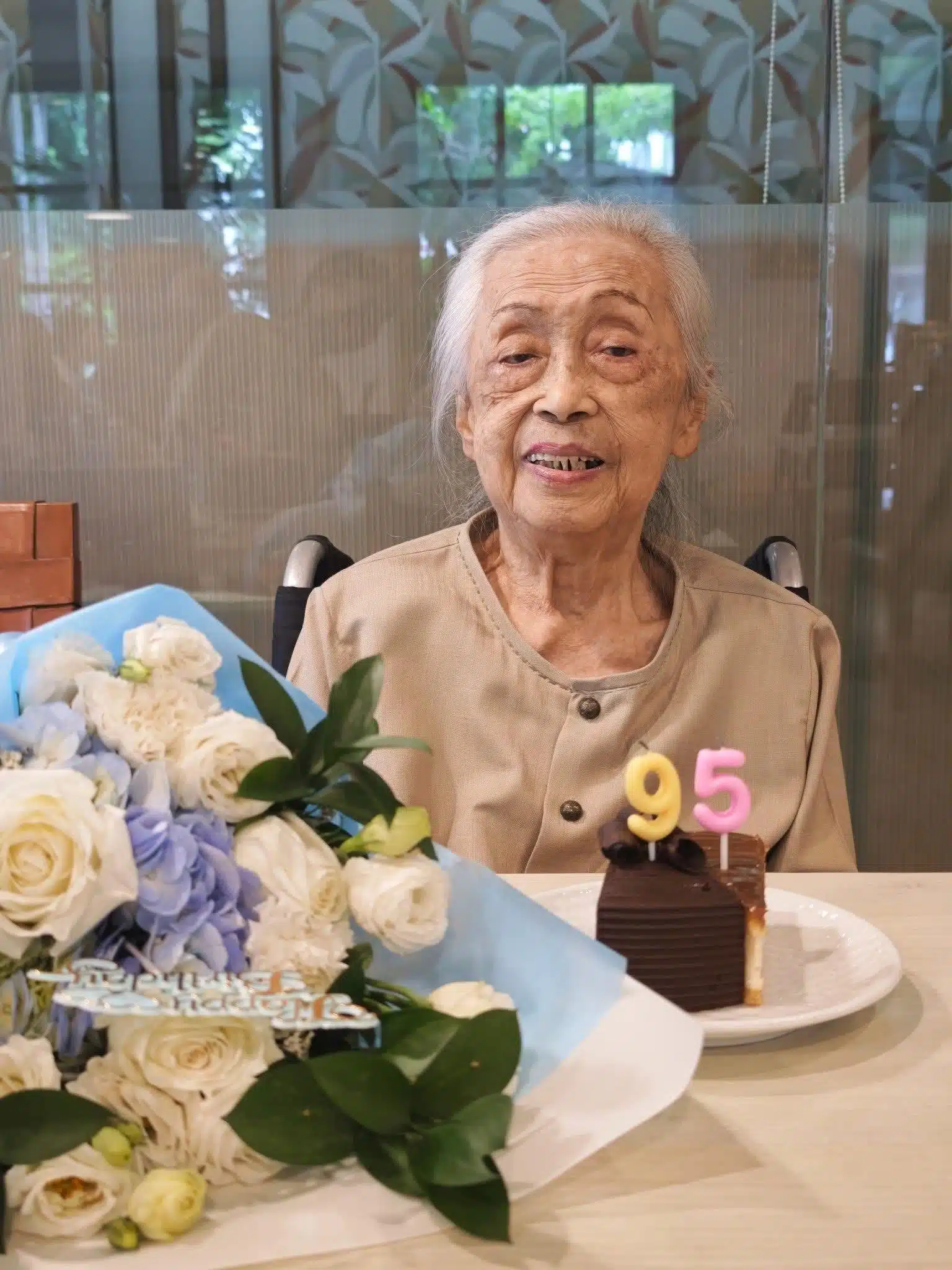 สิ้น ศิลปินแห่งชาติ เจ้าของนามปากกา นราวดี ถึงแก่กรรมอย่างสงบ สิริอายุ 95 ปี-4