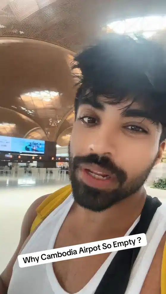 นักท่องเที่ยวชาวอินเดียถ่ายคลิปรีวิวสนามบินนานาชาติเตโช ประเทศกัมพูชา