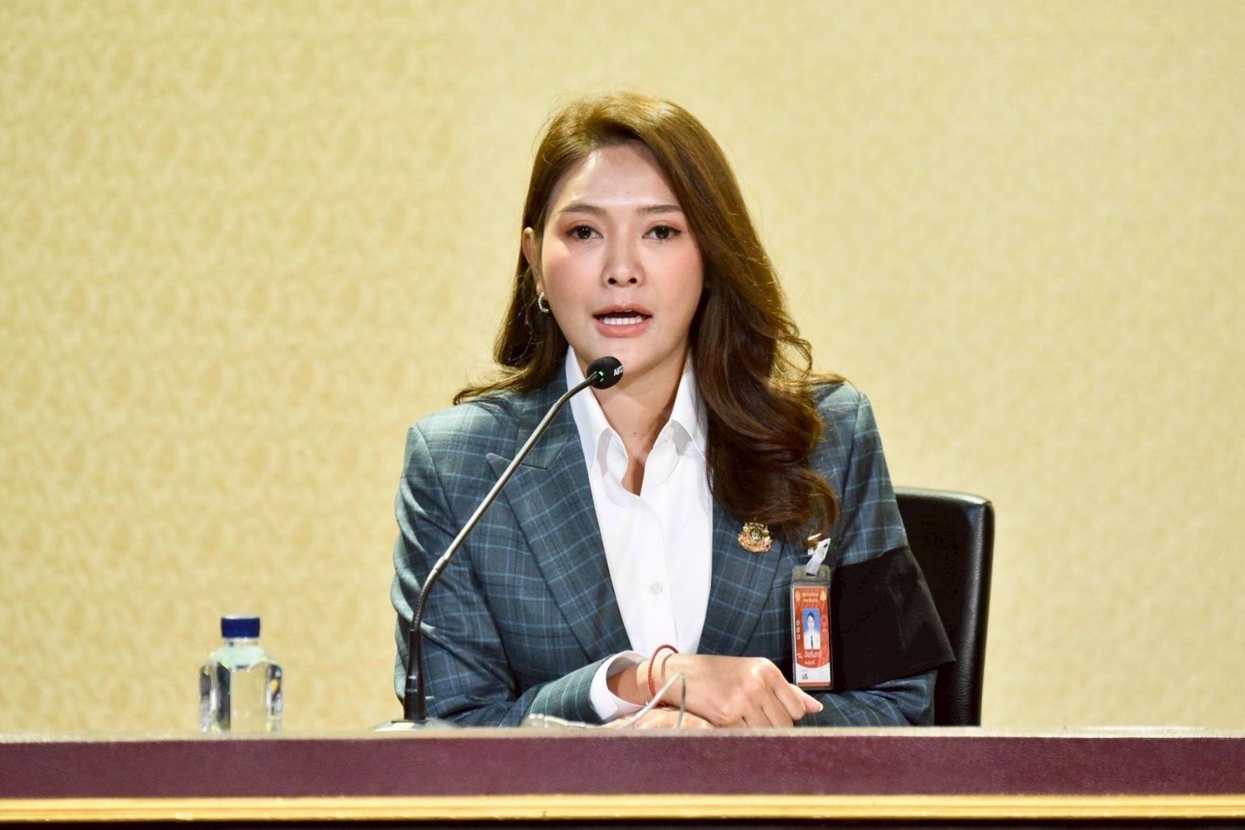 น.ส.อัยรินทร์ พันธุ์ฤทธิ์ รองโฆษกประจำสำนักนายกรัฐมนตรี