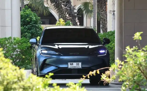 เปิดทะเบียนรถ นายกฯ อนุทิน ป้ายขาว ตรงเลขสำคัญ คอหวยไม่พลาดเก็งแนวทางรวย-1