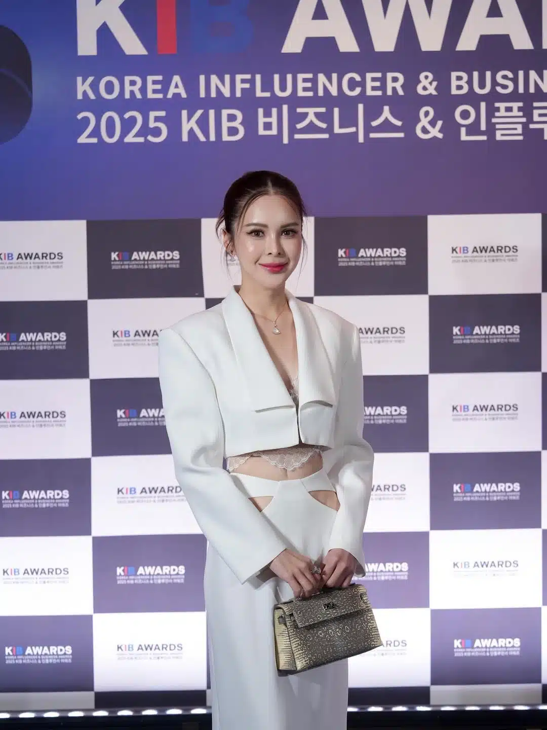 แป้ง ขวัญชนก ทวนวิจิตร ประธานบริษัท วิ้งค์ไวท์ พานาเซีย จำกัด