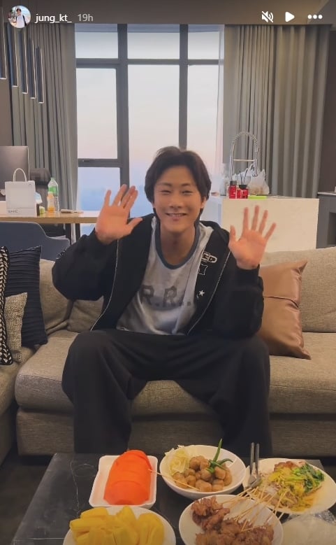 แฟนคลับใจฟู พี่จอง กลับถึงไทยแล้ว หลังหยุดพักผ่อนและรักษาตัวนานกว่า 2 เดือน-5