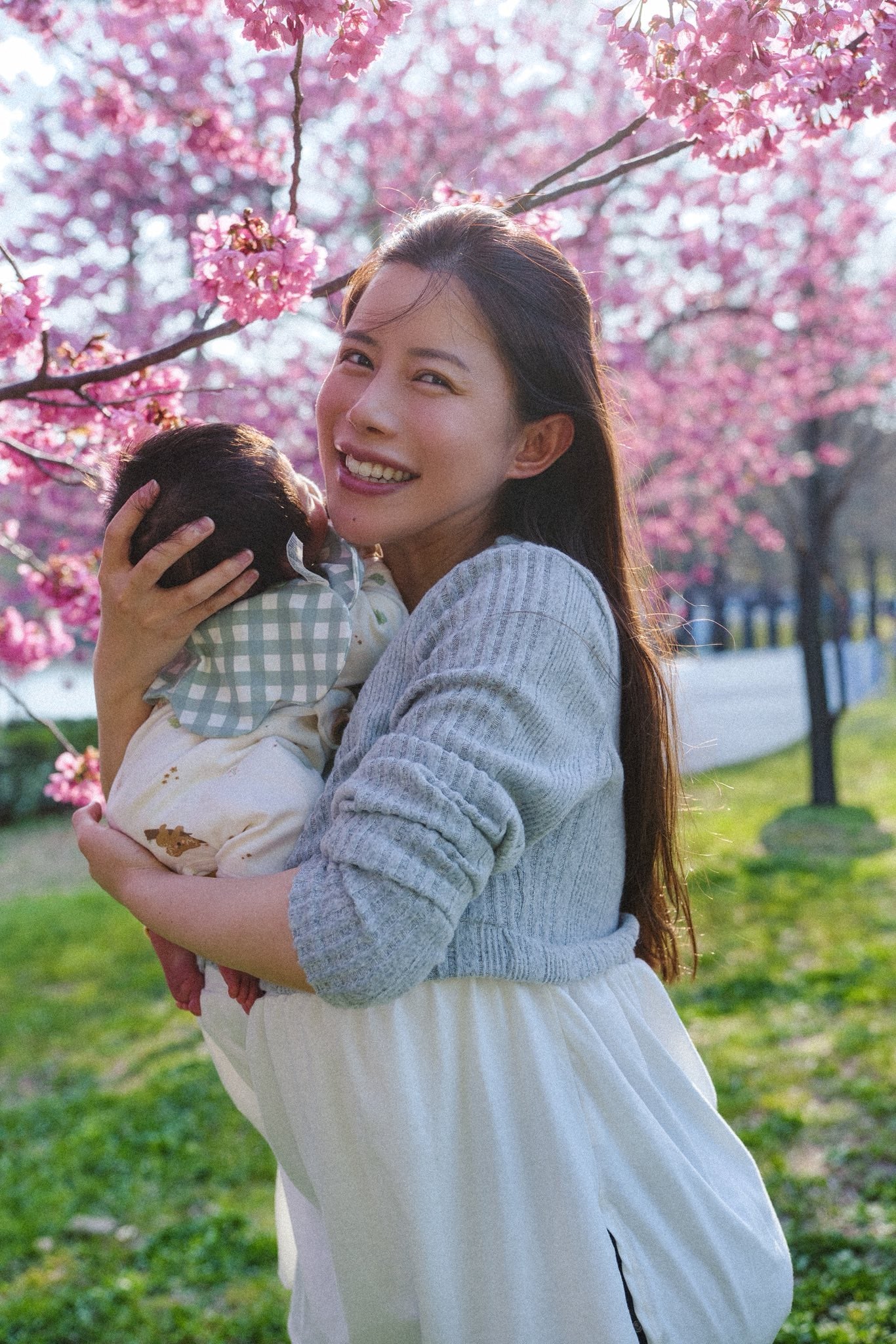 มาเรีย นากาอิ นางเอก AV คนดัง รับเป็นแม่เลี้ยงเดี่ยว ยังถ่ายงานแม้ท้องแก่