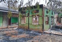 สงกรานต์เลือด ทหารเมียนมาเผาหมู่บ้านวอด 500 หลัง ดับเพลิงเมินช่วยเหลือ