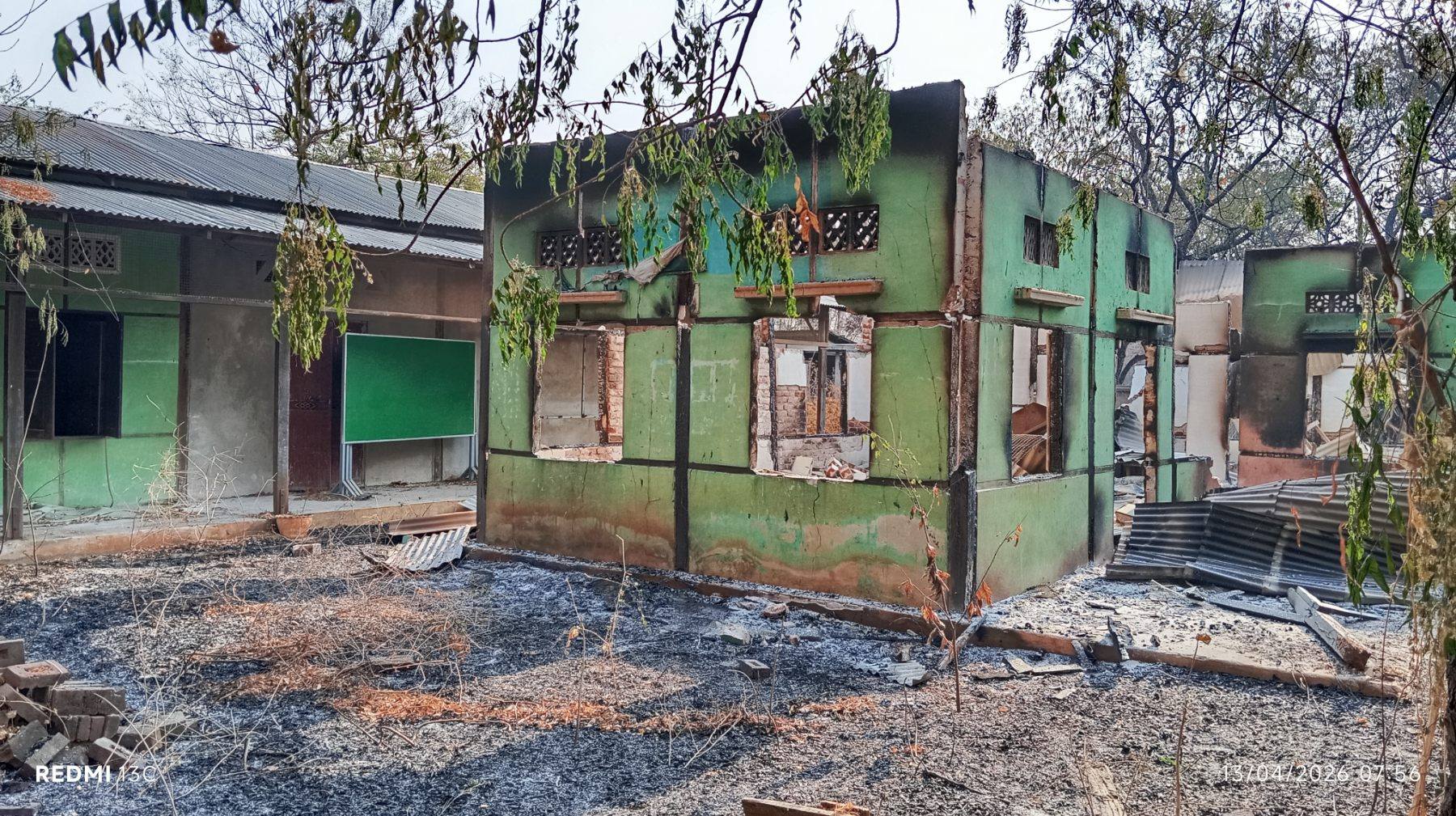 สงกรานต์เลือด ทหารเมียนมาเผาหมู่บ้านวอด 500 หลัง ดับเพลิงเมินช่วยเหลือ