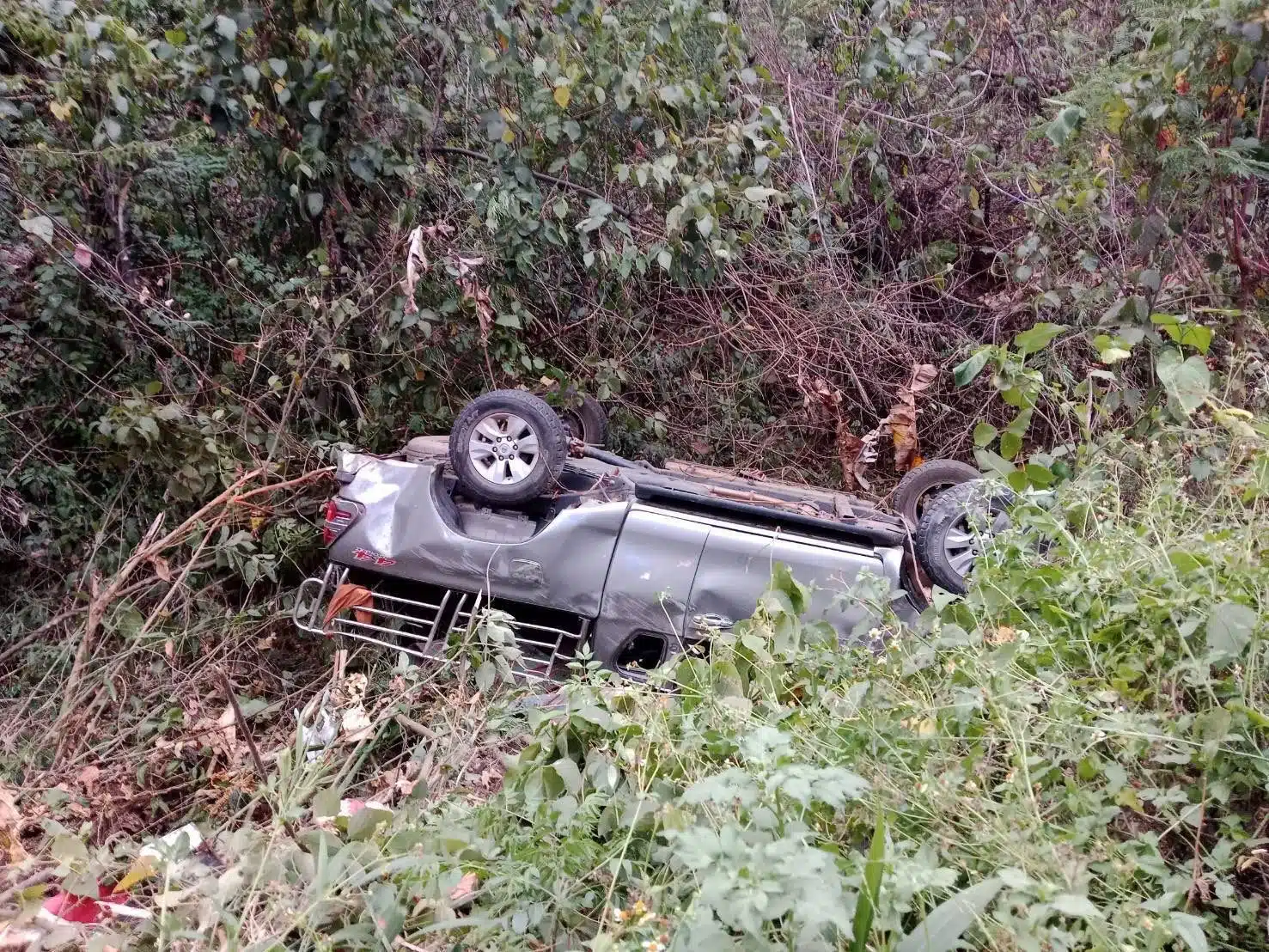 .กระบะติดคอกแหกโค้งห้วยเย็น