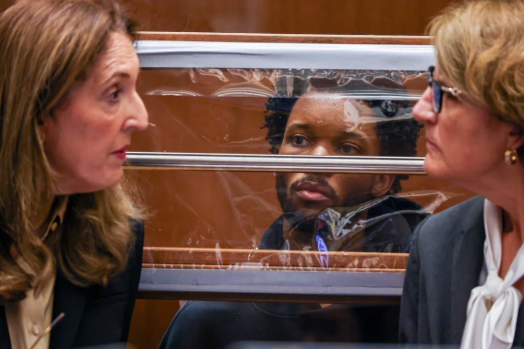 นักร้องดัง D4vd ขึ้นศาล สู้คดีฆ่าหั่นศพ เด็กหญิงวัย 14 หมกซากรถเทสลา