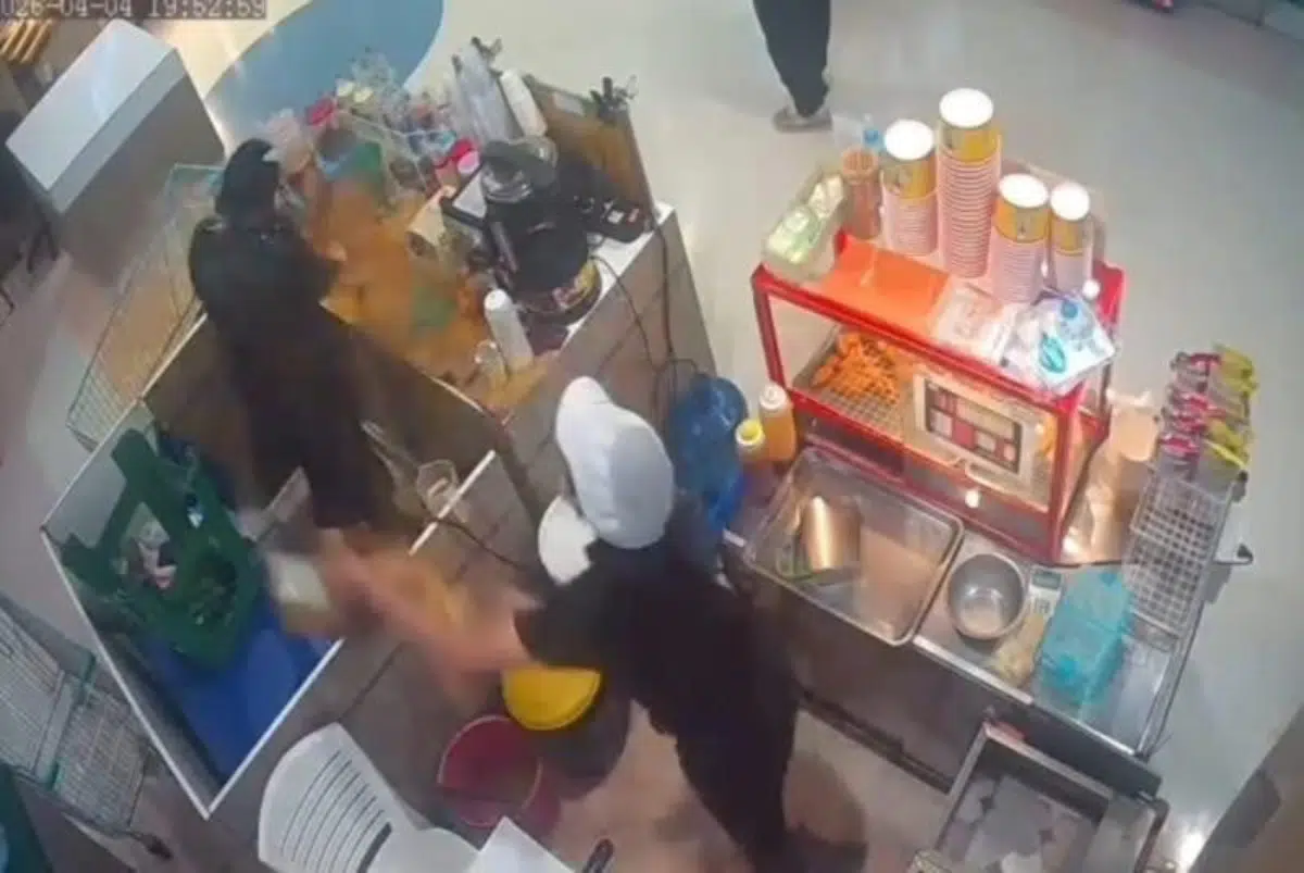 สาวสาดน้ำมันร้อน เครียดสะสม