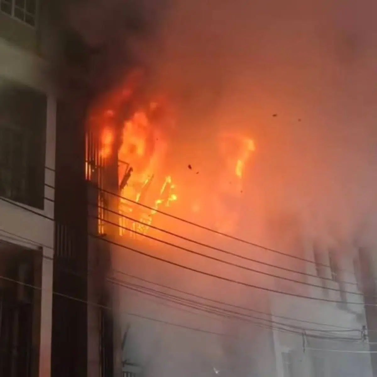 เหตุไฟไหม้ โครงการหมู่บ้านหรู อุดมสุข