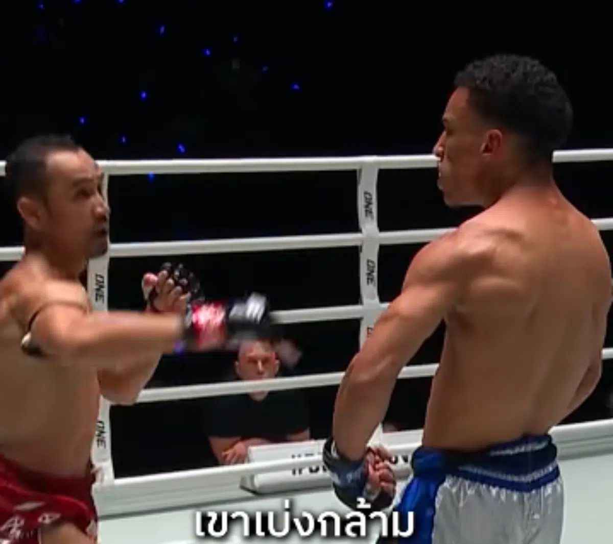 จังหวะเจอเบ่งกล้ามใส่ของสามเอ