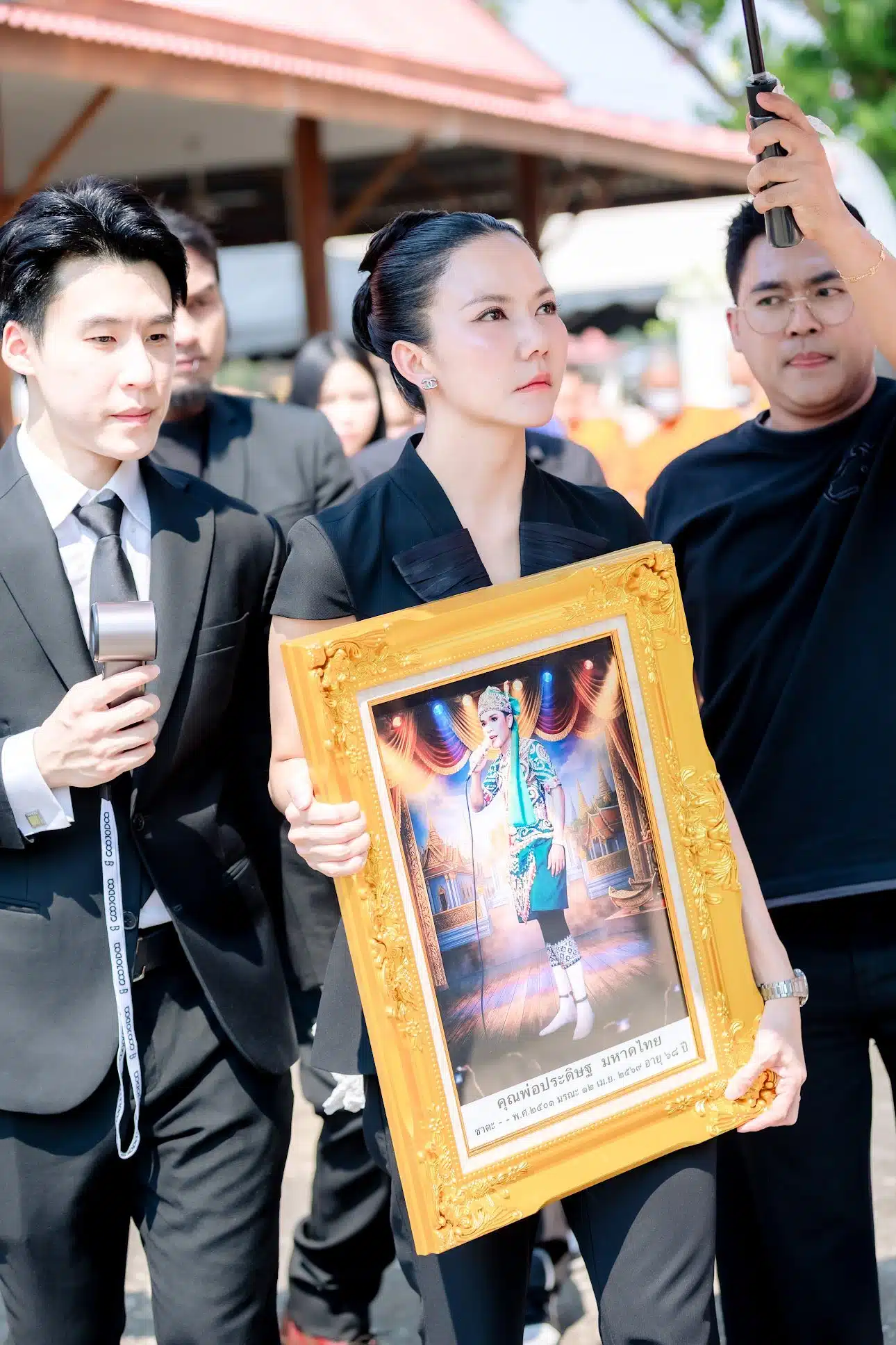 จ๊ะ นงผณี เปิดใจถึงคู่กรณี ปล่อยโฮขอขมาพ่อวันรดน้ำศพ ที่ผ่านมาติดต่อกันตลอด-1