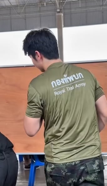 ชื่นชม ริว วชิรวิชญ์ ยืดอกรับใช้ชาติ ร้องขอสมัคร ทหารบก ผลัด 2 พร้อมไปช่วยชายแดน-6