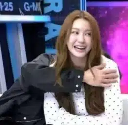 น้ำตาล แจงดรามาอินเตอร์แฟนเข้าใจผิดปม มดดำ คชาภา แตะตัว-5