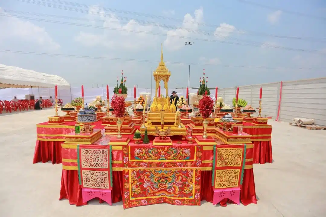 บุ๋ม ปนัดดา แจกเลขธูป-หางประทัด พิธีบวงสรวง-เททองหล่อ องค์เทพ-3