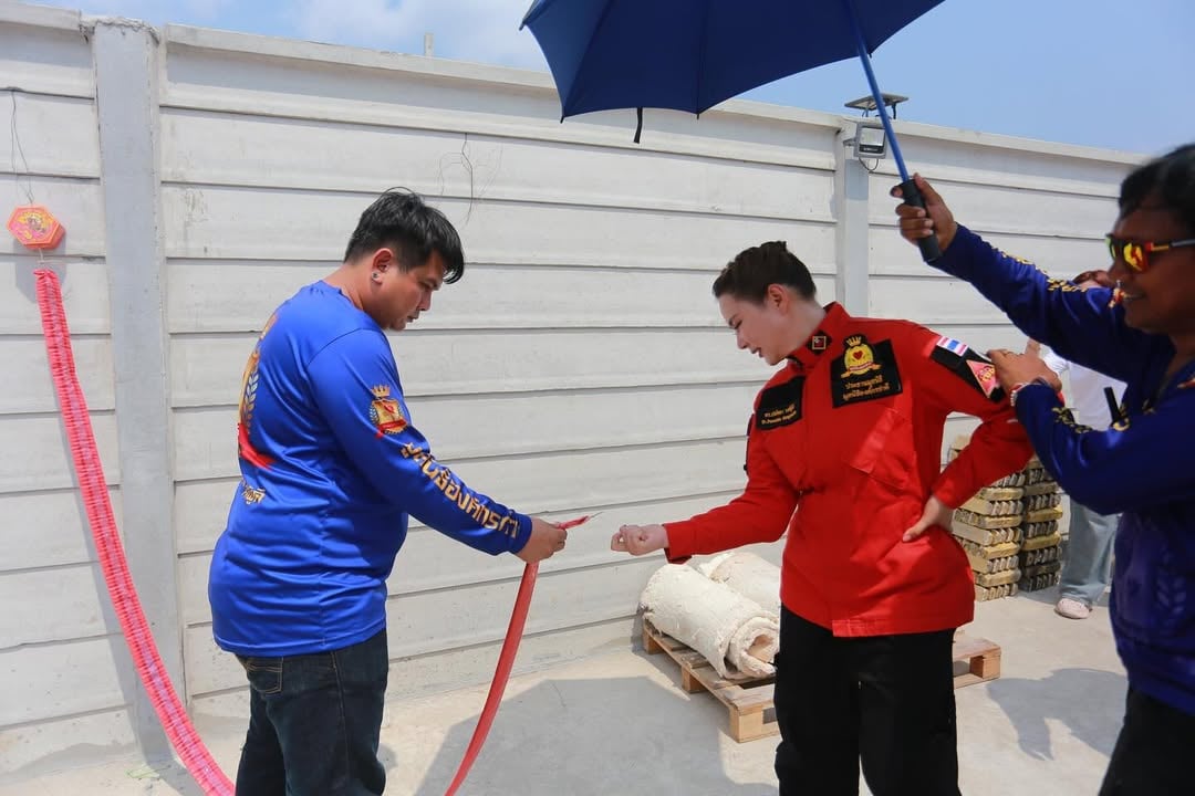 บุ๋ม ปนัดดา แจกเลขธูป-หางประทัด พิธีบวงสรวง-เททองหล่อ องค์เทพ-6