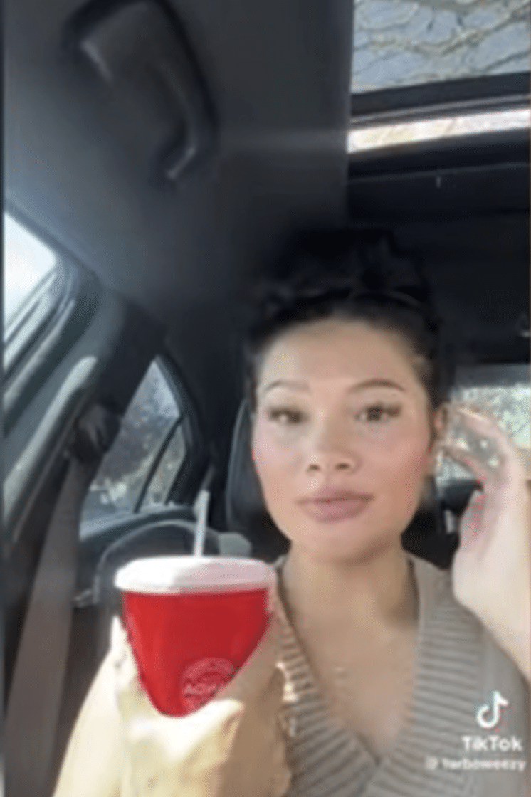 TikTok ชื่อ turboweezy เผยประสบการณ์สุดทนเมื่อเจอลูกค้าผู้หญิงเช็ดตัวผิดวิธีจากหลังมาหน้า