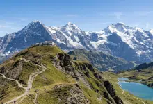 คู่รักจัดหนักบนยอดเขา 2,600 เมตร นึกว่าลับตาคน ที่ไหนได้กล้องไลฟ์สดจับภาพชัด