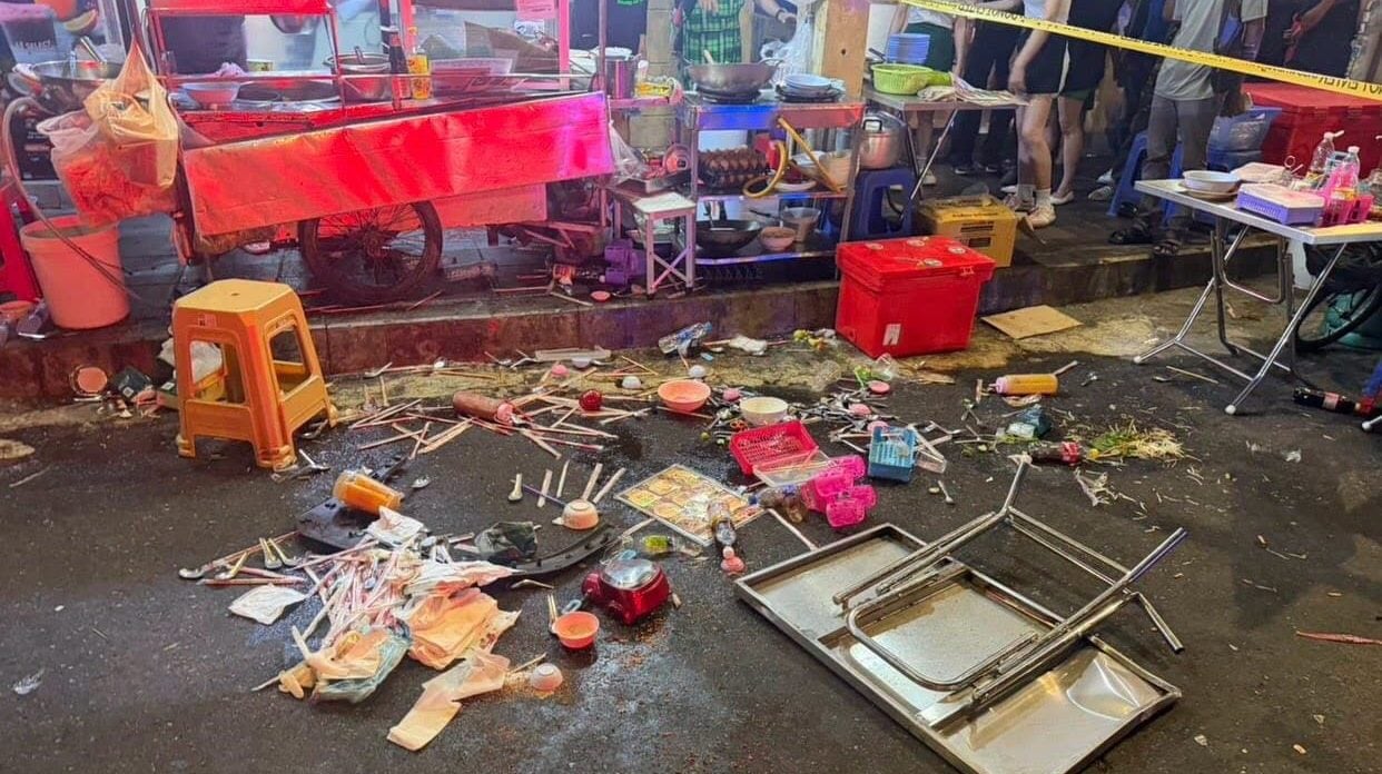 ร้านอาหารที่อยู่ในสภาพเสียหาย