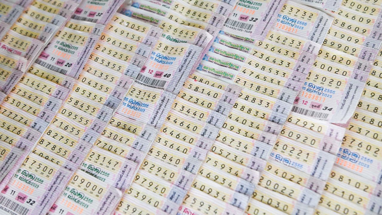 แผงสลากกินแบ่งรัฐบาล