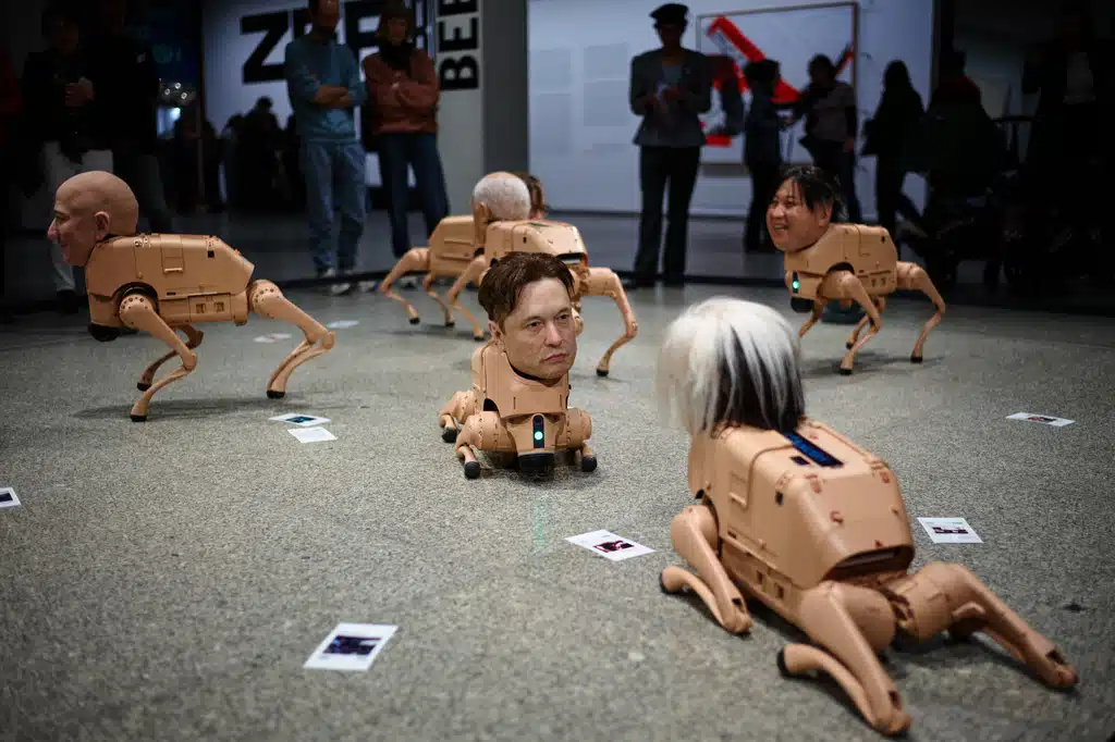 หุ่นยนต์หมาสวมหัวซิลิโคนรูปใบหน้าอีลอน มัสก์ ในพิพิธภัณฑ์เบอร์ลิน