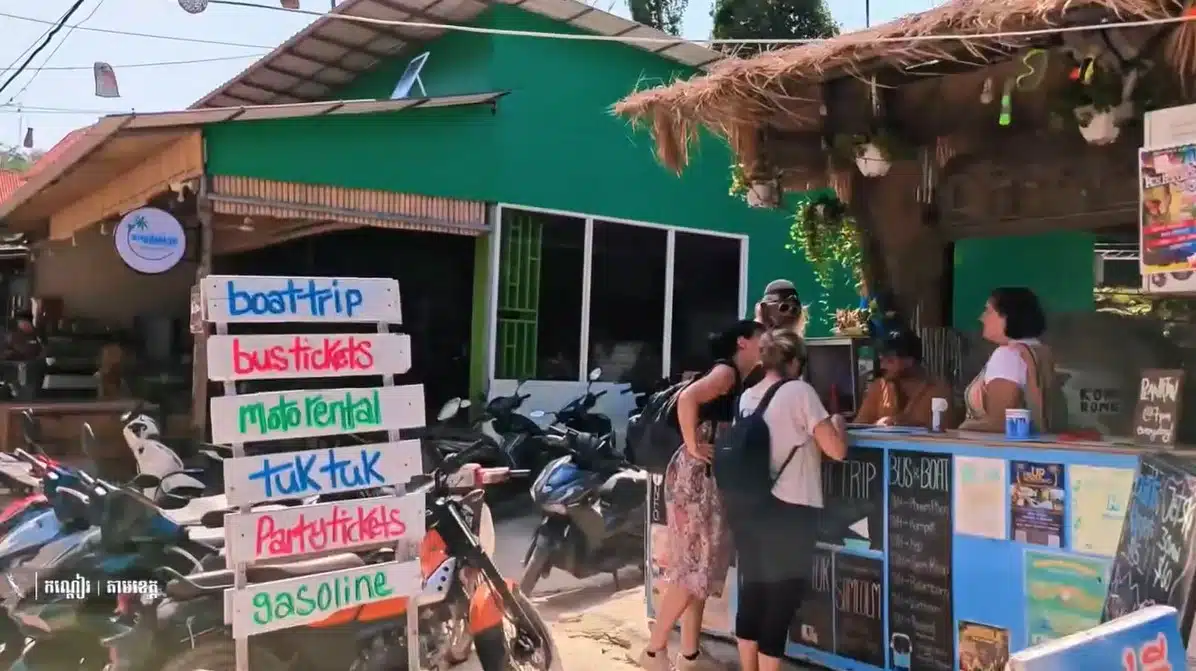 บรรยากาศชายหาดและการท่องเที่ยวบนเกาะรง จังหวัดพระสีหนุ