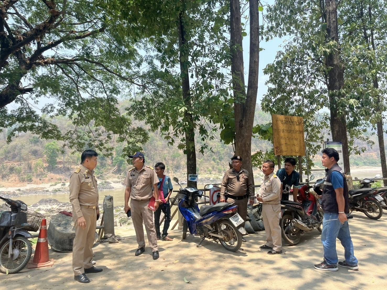 นายอำเภอสบเมยลงพื้นที่บ้านแม่สามแลบเพื่อประเมินสถานการณ์