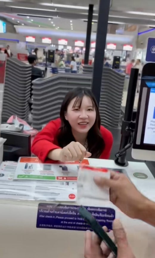 เผยโฉม น้องแอม ลูกสาว ยาว ลูกหยี สวยเก่ง แถมเป็นพนักงานสายการบินดัง-5