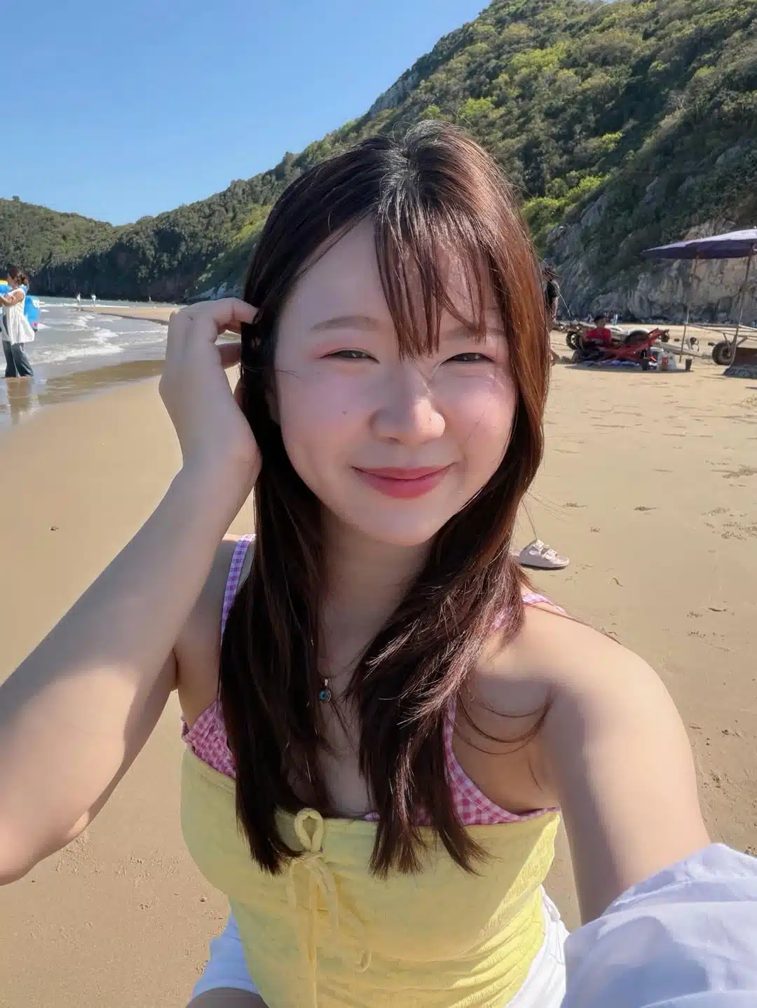 เผยโฉม น้องแอม ลูกสาว ยาว ลูกหยี สวยเก่ง แถมเป็นพนักงานสายการบินดัง-8