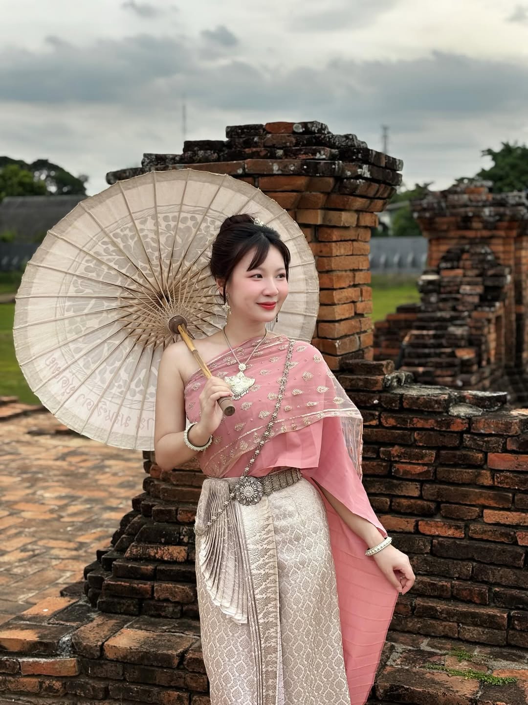 เผยโฉม น้องแอม ลูกสาว ยาว ลูกหยี สวยเก่ง แถมเป็นพนักงานสายการบินดัง-9