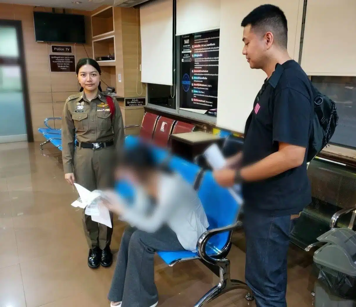 ตำรวจกองปราบปรามนำกำลังเข้าตรวจค้นบ้านเช่าชาวจีนในอำเภอบางพลี