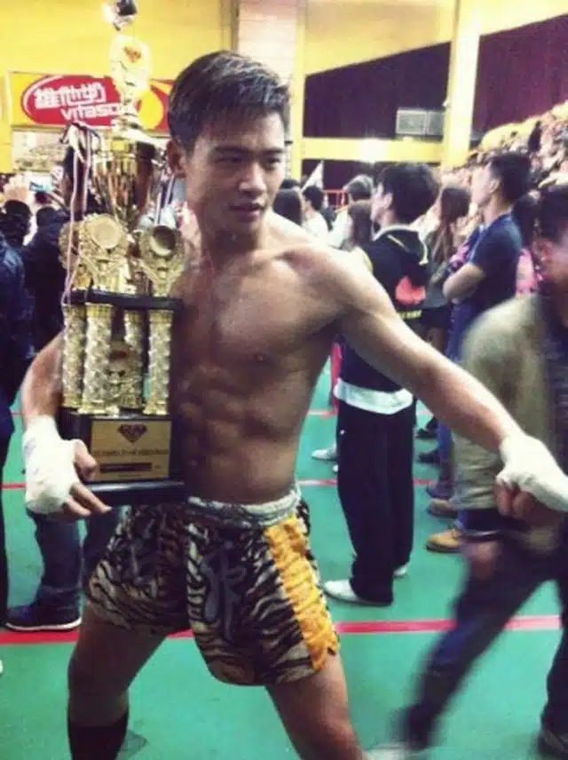 หลัวจู่เซิ่ง แชมป์มวยไทยชาวฮ่องกงวัย 31 ปี