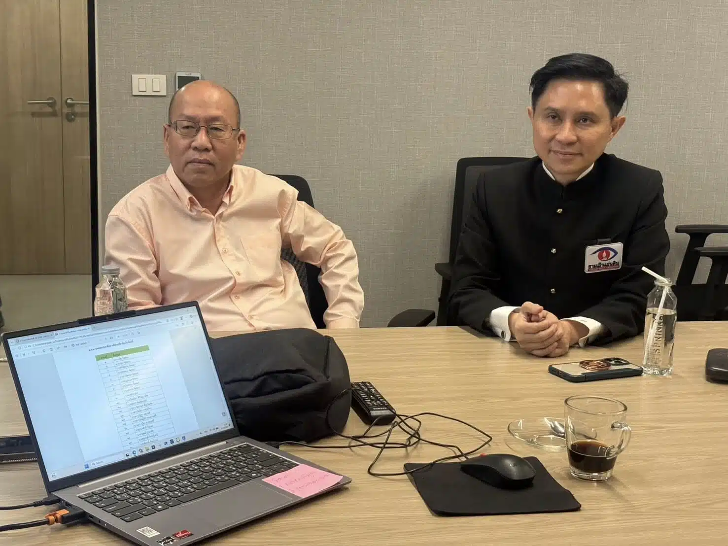 นายอัจฉริยะ เรืองรัตนพงศ์ ร่วมยื่นหลักฐานคดีการเสียชีวิตของแตงโม