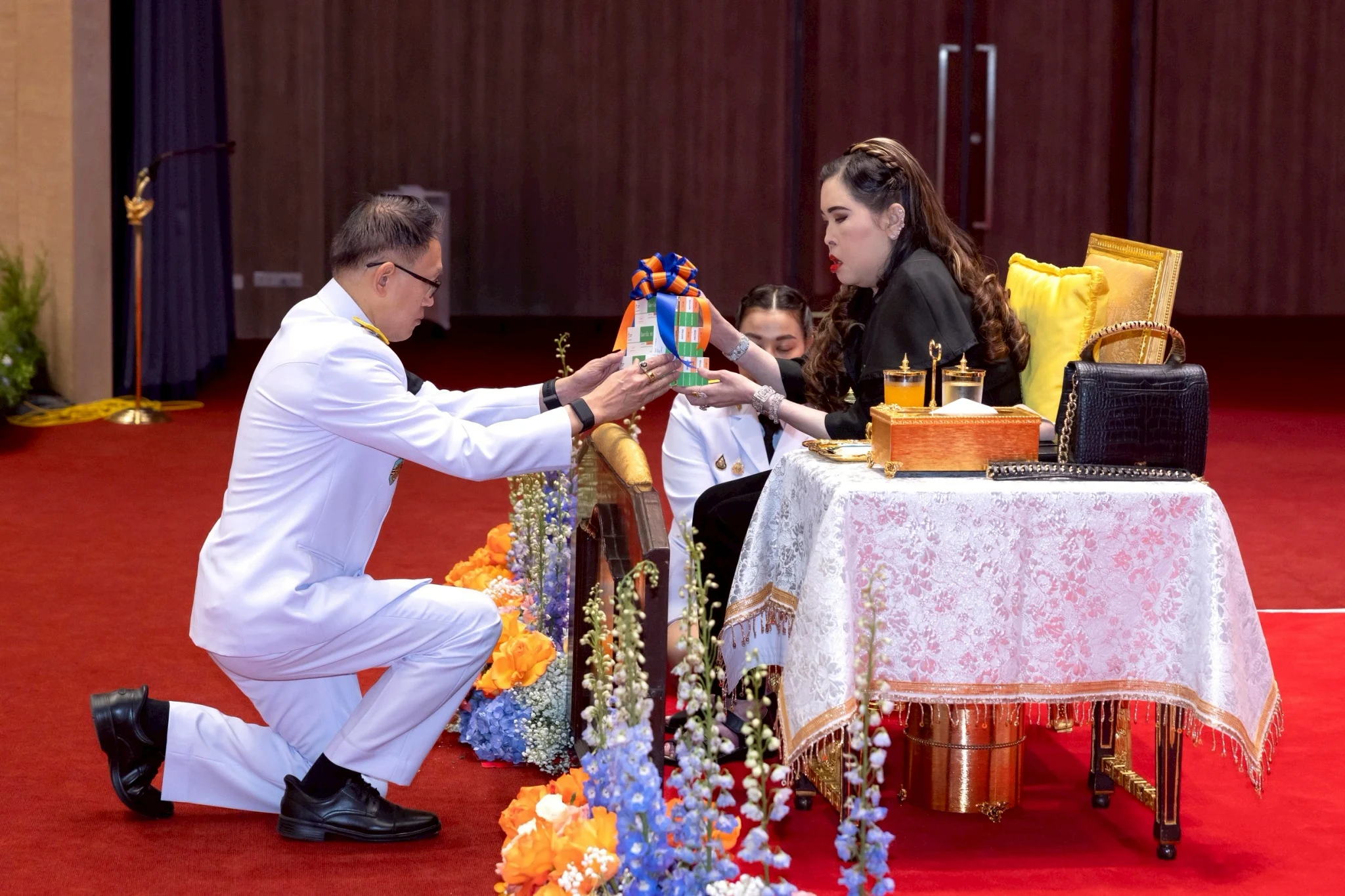 สมเด็จเจ้าฟ้า ฯ กรมพระศรีสวางควัฒน วรขัตติยราชนารี พระราชทานยารักษาโรคมะเร็งแก่สำนักงานหลักประกันสุขภาพแห่งชาติ-1