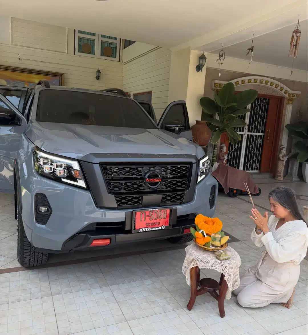 ณเดชน์ซื้อรถคันใหม่ให้แม่แก้ว