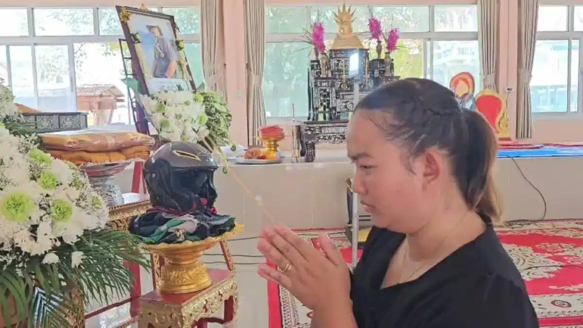ภรรยาไรเดอร์ฺ งานศพวันสุดท้าย