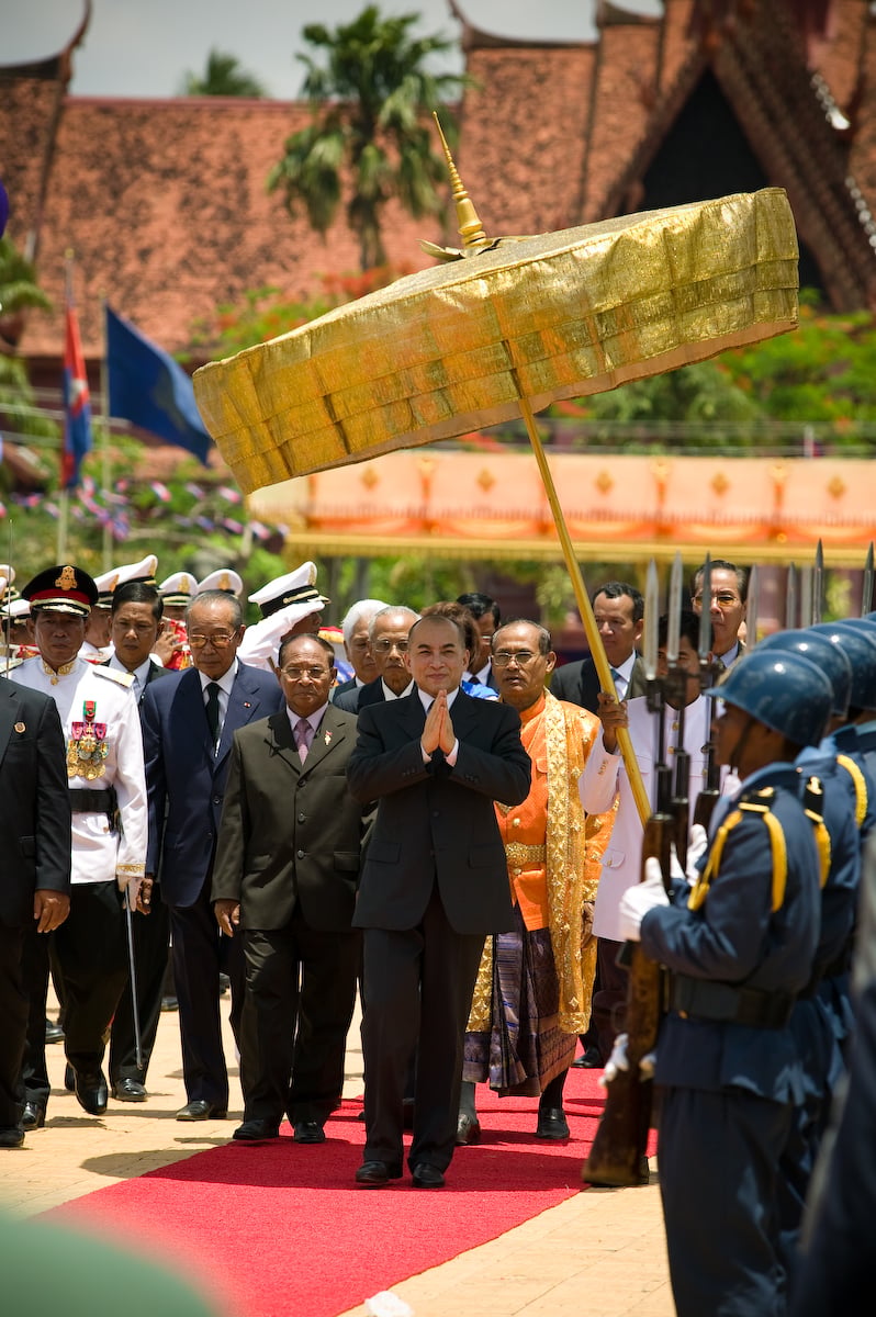 กัมพูชา ยกเลิก พระราชพิธีจรดพระนังคัลแรกนาขวัญปี 2026 เหตุ กษัตริย์สีหมุนี ประชวร-1