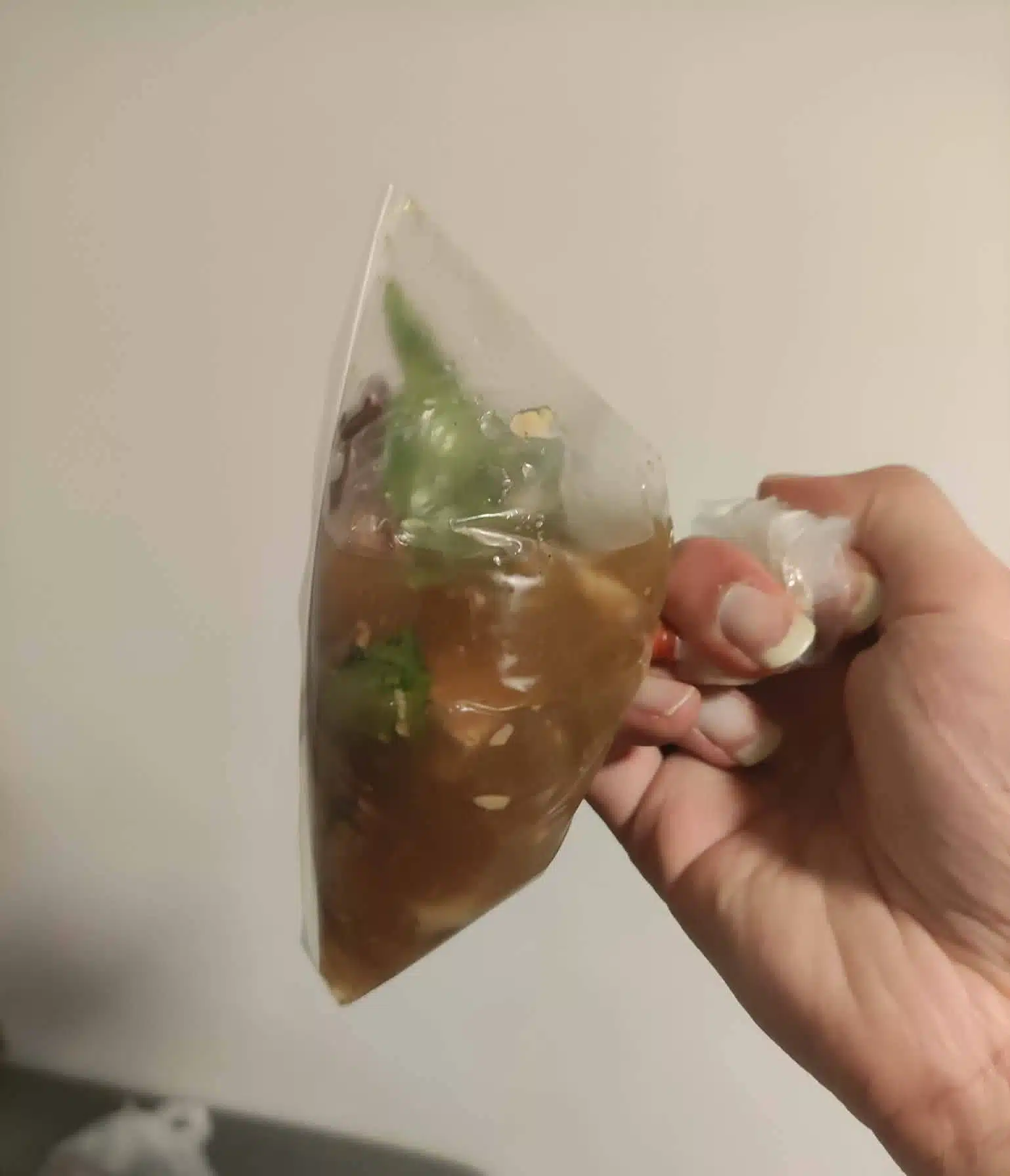 ลูกค้าอึ้ง! สั่งอาหารผ่านแอปฯ 150 บาท ได้มาแค่ก้นถุง โทรหาร้านเจอตอกกลับแรง-1