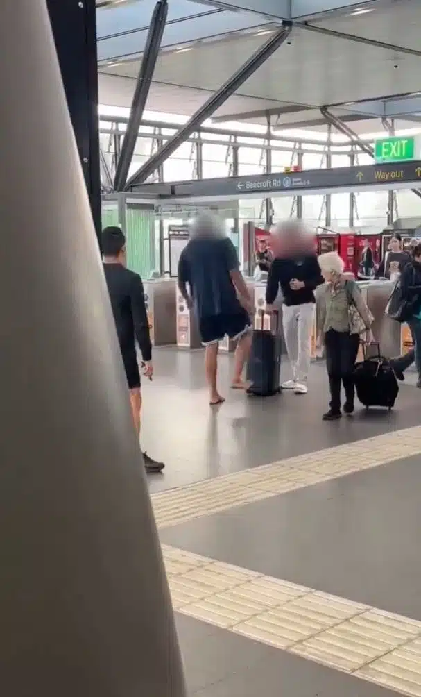 คลิปวิดีโอเหตุการณ์ชุลมุนในสถานีรถไฟซิดนีย์