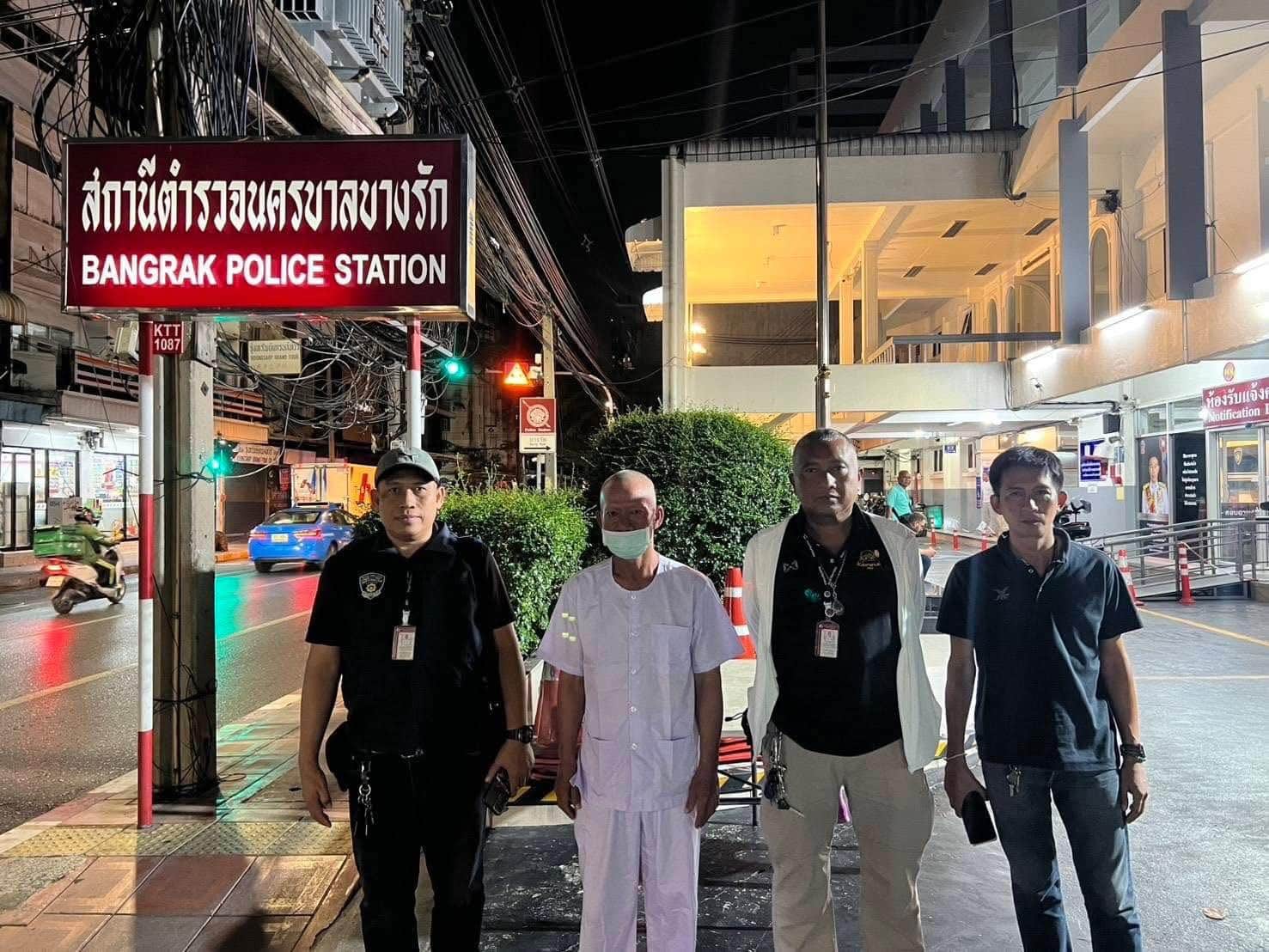 เจอตัว เจ้าอาวาสวัดสนามไชย แล้ว! หลังหายไป 1 เดือน ลาสิกขา-สวมชุดขาว เข้าพบตร.สน.บางรัก-1