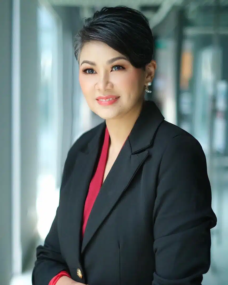 แอ้ม สโรชา พรอุดมศักดิ์ ผู้ประกาศข่าวชื่อดัง