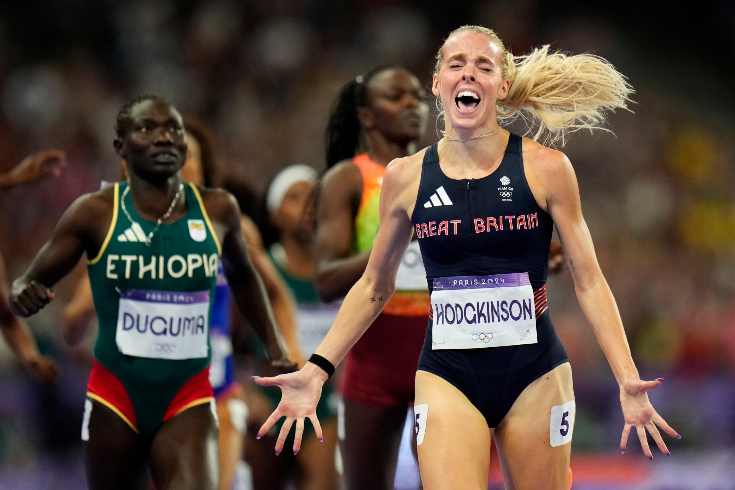 Hodgkinson wins 800m gold